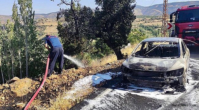 Çağlayancerit’te otomobil demir yığınına döndü