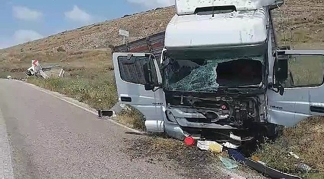 Ceyhan'da Trafik Kazası: 3 Kişi Hayatını Kaybetti, 2 Kişi Yaralandı
