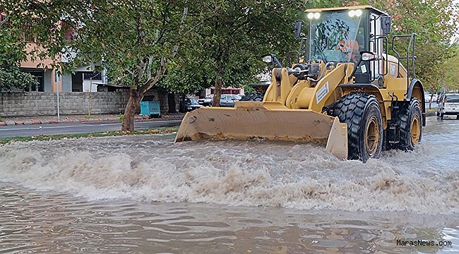 Büyükşehir, Yağış Sonrası Temizlik Çalışmalarını Sürdürüyor