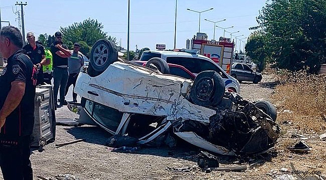 Türkoğlu’nda otomobil paramparça oldu: 2 ağır yaralı